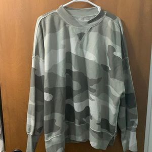 Women’s camo sweatshirt; size XL